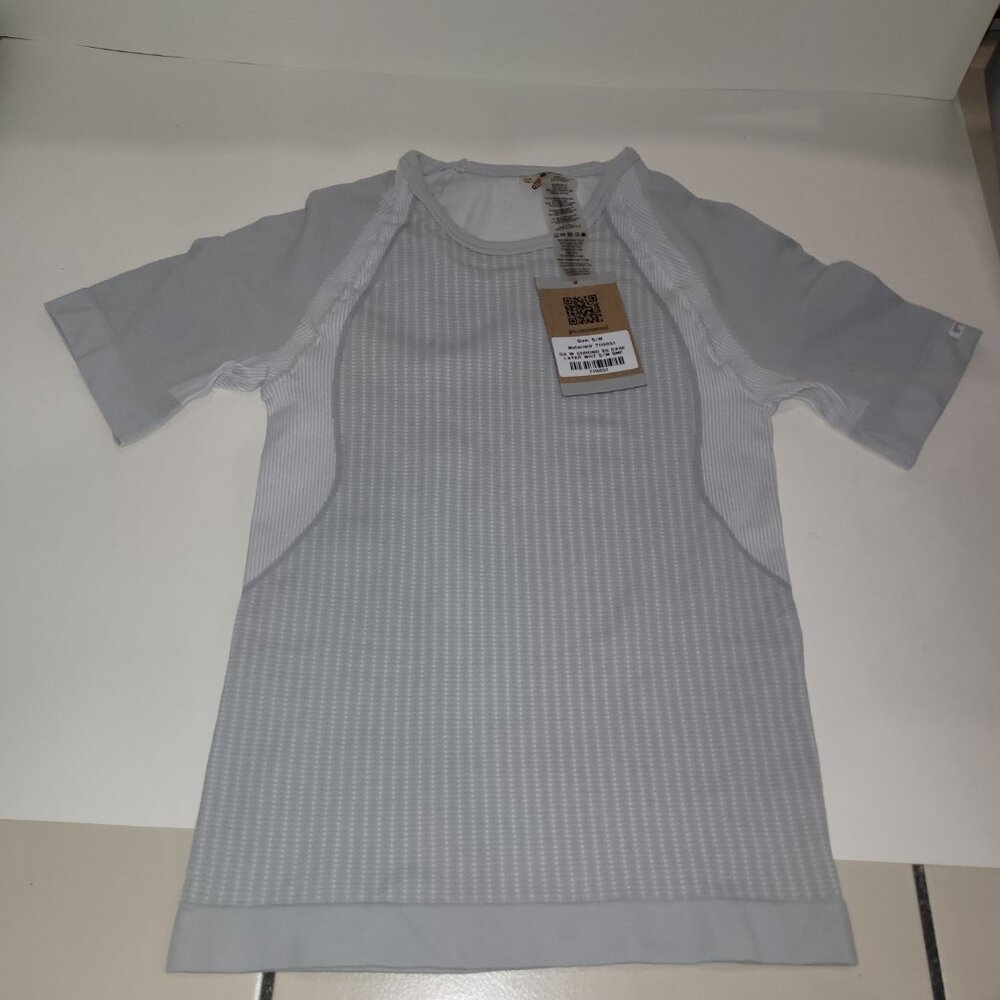 Giro Women's Chrono Short Sleeve Base Layer, White, Size S/M Retail $75 - Picture 2 of 12